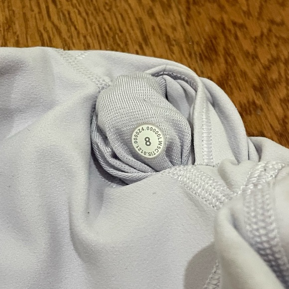 Lululemon lavender dew align leggings 28" Sz 8 - Picture 5 of 5